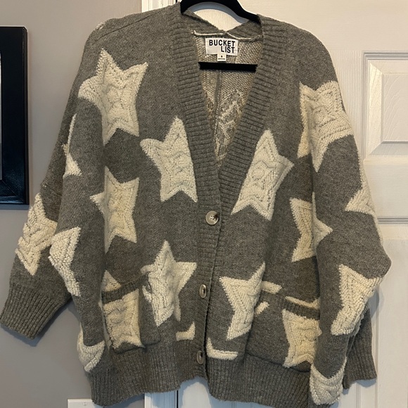 Sweater - Picture 1 of 4